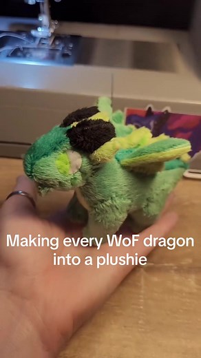 It’s my favourite green little thingy, my patterns are for free a tutorial is on youtube and u can make ur own #dragon #wof #wingsoffire #wofplush #wingsoffireplushie #dragonplush #handmade #plushies
