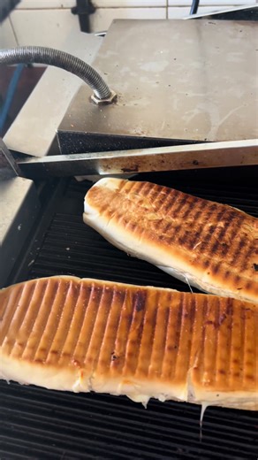 C’est pour toi client Sugarrrrrr Panini(1500/2000) 2290191268174#pourtoi #panini #mmepanini Vous pouvez également commander directement via notre site le lien est en bio de notre page.