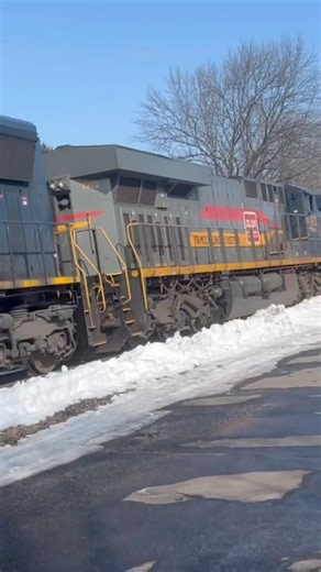 CSX 1972 flared Mac SD40-2 #train #railroad