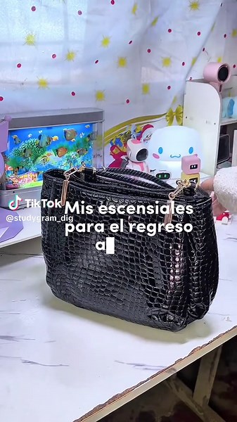 ¿Cuál es el escénicas que no te puede faltar?👀✨ @Gauth #gauth #ai #regresoalaescuela #GAUTHenTuMochila #backtoschool