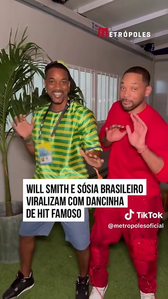 😎❤️ Um vídeo que está bombando nas redes sociais na noite desta sexta-feira (20/9) mostra o ator #WillSmith e seu #sósia #brasileiro, o #humorista #baiano Naio Barreto, dançando juntos ao #som de Mentira Estampada, #hit de Natanzinho Lima. A cena viralizou e emocionou os fãs, especialmente após a passagem de Will pelo Rock In Rio, onde surpreendeu Naio ao chamá-lo para o palco. Um encontro épico! 😍 #Entretênews