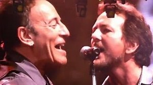 Highway To Hell - Eddie Vedder w/ Bruce Springsteen & Tom Morello - 2014-02-15 -Melbourne- [Multcam] Chords - ChordU