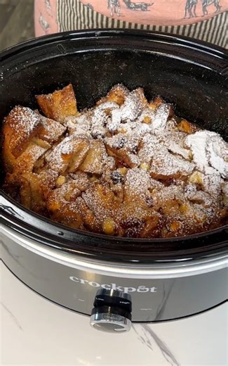 Crockpot desserts that are both easy and delicious