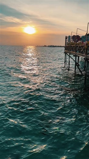 Eaw Suwanmani (@eawsuwanmani)’s videos with Waves - Fiji Blue