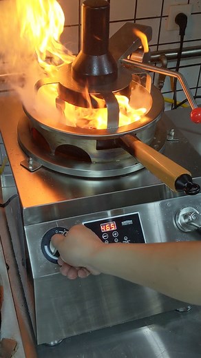 #炒菜机 #自动炒菜机 #stirfryrobot #gasautomaticstirfrymachine #commercialvegetablestirfrymachine #sevenholesteamoven