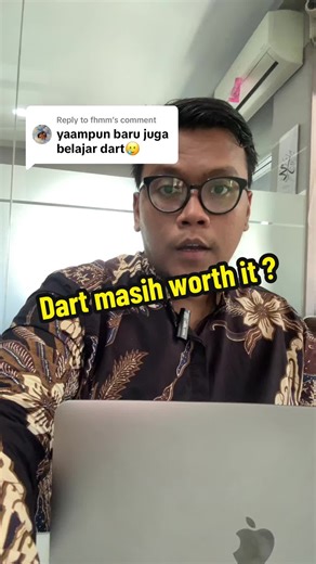 Replying to @fhmm Baru mau mulai belajar Dart, eh muncul berita Kotlin Multiplatform (KMP) makin kencang. Langsung banyak yang DM: 'Bang, gimana nih? Masih worth it nggak belajar Dart/Flutter?' Sebagai praktisi yang sudah beberapa tahun 'hidup' di ekosistem Flutter, saya paham kenapa kalian panik. Tapi dengerin ini: Di dunia tech, teknologi baru itu bukan berarti 'pemutus nadi' teknologi lama. Kotlin Multiplatform memang keren buat sharing business logic, tapi Flutter tetap pegang takhta untuk U