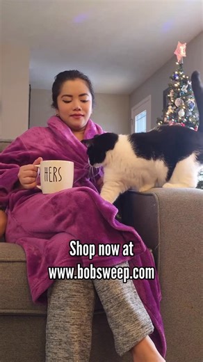 Joanna Nilles | AD] I don’t vacuum anymore & honestly, I’m not going back ✨ And no, my floors didn’t magically clean themselves. This little robot does... | Instagram