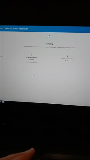 I'm installing fedora #linux #fedora #computer