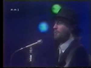 147K views · 10K reactions | (ultra rare video) Maurice Gibb solo wildflower 1982 | NIGHT FEVER | Facebook