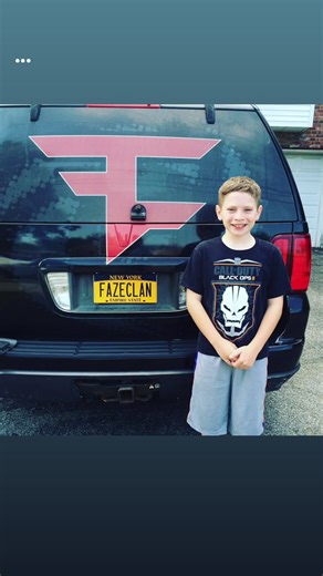 I wish I met them that day 😅 #faze #fazeclan #fazerain #fazeblaziken #fazeadapt