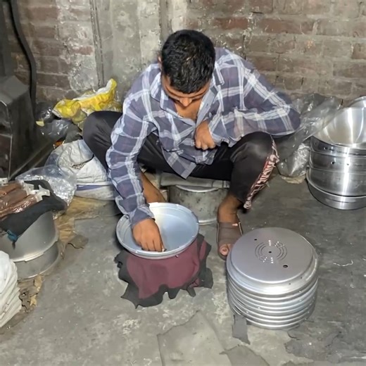 7.9M views · 118K reactions | How Millions Used Aluminum Cans Convert into Pressure Cooker through Recycling | Luciano Franklin | Facebook