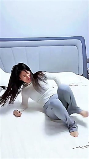 She Didn't See That Coming! 😂 Ultimate Bed Prank Gone Wrong #funny #couple