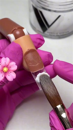 Beginner Nail Tech Tips for Working with Acrylic Powder