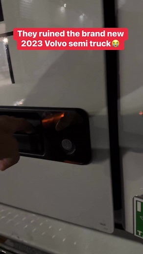 Engineers ruined this beautiful semi truck #volvo #semi #bigrig #review #kenworth #peterbilt #trucking | Trucker O.G.