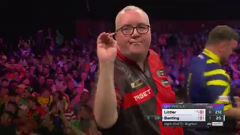 BRIGHT START FROM BUNTING!Birthday boy Stephen Bunting is giving the Brighton crowd plenty to cheer so far!The Liverpudlian misses the bull for a spectacular 170, before returning to double his lead via double eight!📲 https://t.co/gFQK4rQ2wU#PLDarts | QF3