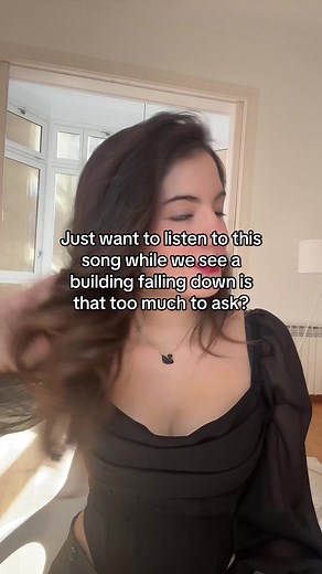 Exploring the Iconic Fight Club Scenes with a Falling Building