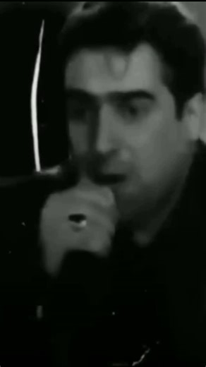 |ᗩᗰIᖇᗰᗩᕼᗰOᗪI| on Instagram: "@ilam_clipw |👑🖤 • • • #Передние пружины BMW E46 M3 CSL на один виток короче, чем у стандартной M3, а также пружины и амортизаторы были перенастроены на каждом углу, чтобы учесть меньший вес автомобиля. В процессе были изменены как ходы сжатия, так и отбоя. ✅Посетите shop.BIMMERtips.com для оригинальных деталей BMW, запчастей для вторичного рынка, брошюр дилеров, рекламы в винтажных журналах, плакатов и многого другого. БЕСПЛАТНАЯ ДОСТАВКА для всех заказов в США. Сс