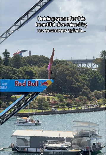 Adrenaline Diving: Conquering the Splash Wave