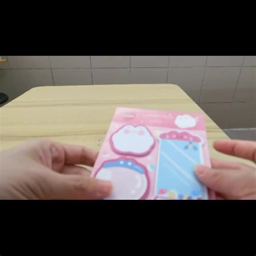 Cartoon combination sticky notes ins creative cartoon characters and pattern matching: design some cute cartoon characters, such as animals, plants, small monsters, etc., with simple background patterns. These combinations can be divided into groups, and each sticky note has a different cartoon character and style, which can be used in different scenes in daily life.