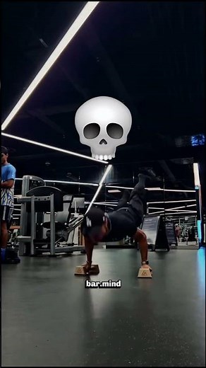 Unexpected situation in gym.. what is this guy doing here? #calisthenics