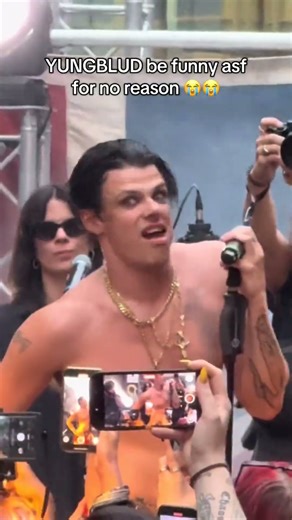Bro’s intrusive thoughts always win 😭😭😭😭 #yungblud #yungbludarmy #yungbludfan #british #rock