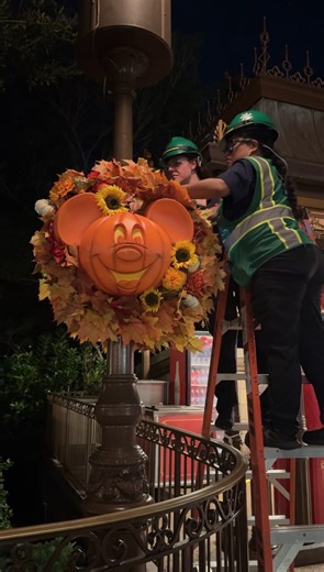 95K views · 2.7K reactions | Meet the cast members behind our iconic Halloween decor! Here’s how the Holiday Services team transform our parks overnight for the not-so-scary season.  #DisneyCastLife | Walt Disney World Cast and Community | Facebook