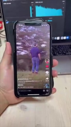 プールで踊るきょんくまダンスの楽しさ