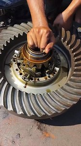 Diff gears assemble procedure for me People's. Follow us and share this with your mechanic brothers 🧑‍🔧🚗. #car #reels #fyp #automobileengineering #cars #mechanic #trucks #automotive #automobile #engine . | MD Mohsin Hasan Munna