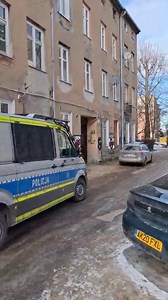 Kolejna śmiertelna ofiara mrozu w tej samej kamienicy. https://dzienniklodzki.pl/dwie-smiertelne-ofiary-srogich-mrozow-w-lodzi-kobieta-i-mezczyzna-zamarzli-w-tej-samej-kamienicy-na-balutach-mieszkancy-sa-wstrzasnieci/ar/c1p2-28695111?utm_source=Facebook&utm_medium=dziennik lodzki&utm_campaign=grafikalink&utm_content=lod | Dziennik Łódzki