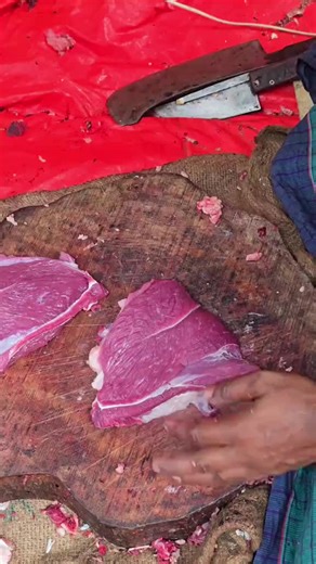 Professional Butcher 🔪👨‍🍳#cow #meet #short #beefcutting #meatcutting