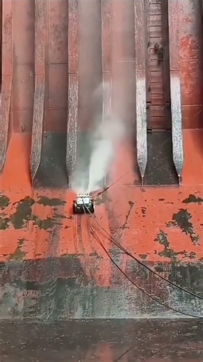 High-Tech Robotic Cargo Hold Cleaning on Ships