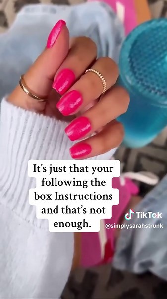 Here’s the truth: following the box instructions isn’t enough—at all. ✨ Prep > Press. Buff and dehydrate your nails first. ✨ Add MORE glue than you think ✨ Pressure   patience. Hold for 60 secs, minimum. You’re not “bad at nails.” You’re just missing these simple tweaks.