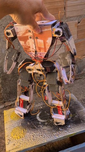 35K views · 1K reactions | Como fiz o Bumblebee Transformers 朗 #transformers #transformerstoys #arduino #tecnologia | Dr Carros de Papel | Facebook