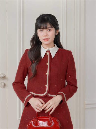 Sắc đỏ yêu kiều và quyến rũ luôn được các nàng ưu ái lựa chọn cho những bữa tiệc cuối năm hay kể cả dịp đầu năm mới. Cùng quý cô JM try on 2 siêu phẩm tone đỏ đang siêu HOT này nhé! 😍 #5T01 #4S29 #damthietkeJM #JMdressdesign #JDD #party #JMthudong #dam #outfit #vaytiec #xuhuong