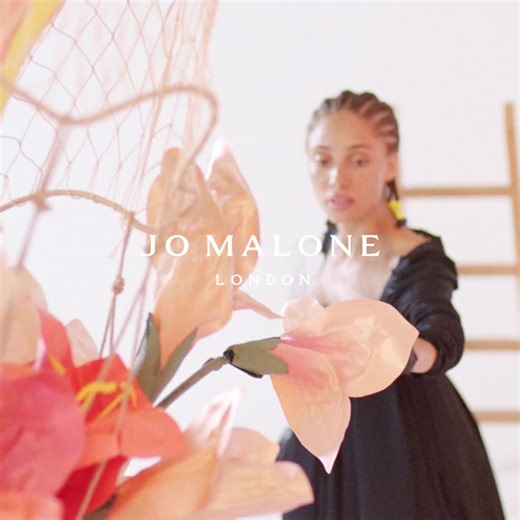 เพลิดเพลินในดินแดนแห่งกลิ่นหอมอันน่าหลงใหลและชวนฝันของ English Pear &...