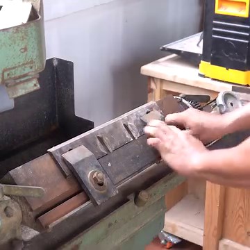 419K views · 2.7K reactions | Big Planer Blade Sharpening Technique | Woodworking Tools TV | Facebook