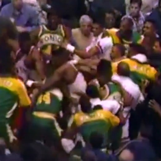 NBA Cobwebs on Instagram: "December 16, 1989: Charles Oakley of the New York Knicks and Xavier McDaniel of the Seattle SuperSonics are ejected for fighting. Both players were fined $7,500 and suspended for one game. 📺 CBS/MSG #otd #80s #90s #nba #basketball #fight #knickstape #newyorkknicks"