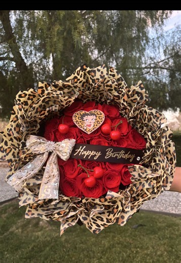 Embrace Betty Boop Vibes with a Cheetah Bouquet