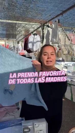 𝗟𝗮 𝗽𝗿𝗲𝗻𝗱𝗮 𝗳𝗮𝘃𝗼𝗿𝗶𝘁𝗮 𝗱𝗲 𝗹𝗮 𝗺𝗮𝘆𝗼𝗿í𝗮 𝗱𝗲 𝗹𝗮𝘀 𝗺𝗮𝗱𝗿𝗲𝘀 𝗲𝘀... La toquilla👶🏻 Así que si estás pensando regalar algo para tu amiga que acaba de ser madre, una toquilla nunca falla😉 ¿Es verdad o no madres? Confirmad en comentarios😬👇🏻