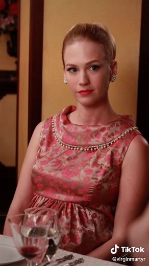 Where would I be without my beloved Betty? #bettydraper #januaryjones #madmen #1960s #pinkaesthetic #audreyhepburn #jonhamm #tvrecommendation #outfitinspiration #1960sfashion