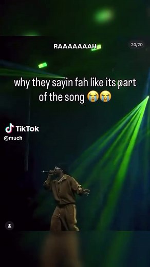 The crowd screaming the viral sound “Fah” to Juicy J is hilarious 😭 #Juicyj Via: @mano_perfection