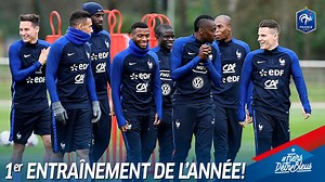 404K views · 523 shares | Les Bleus se sont entraînés hier pour la 1ère fois de l'année et déjà de belles frappes à se mettre sous la dent!  #FiersdetreBleus Plus d'images de l'entraînement sur notre chaîne Youtube: https://youtu.be/p75gQLXwF1g | Équipe de France de Football | Facebook