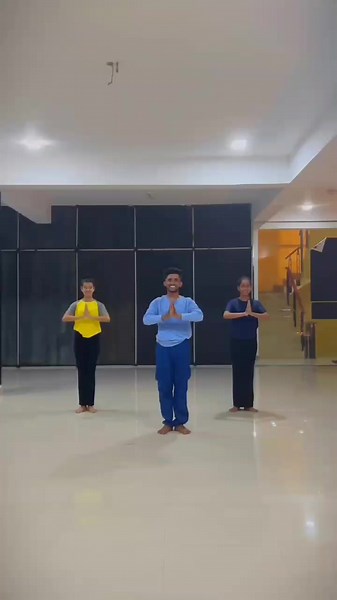 ආයුබෝවන් 🙏❤️ අලුත් විදිහකට Navo dance studio 🙏❤️ #freestylekandiyan#navo# class ekata join wenna kamathi aya inbox msg ekak danna 🙏❤️