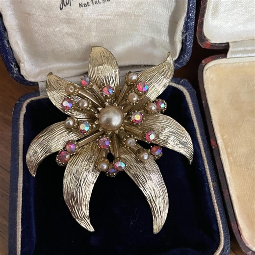 Vintage 1950s Brooch Pin, Statement Flower With Aurora Borealis Pink Rhinestones - Etsy