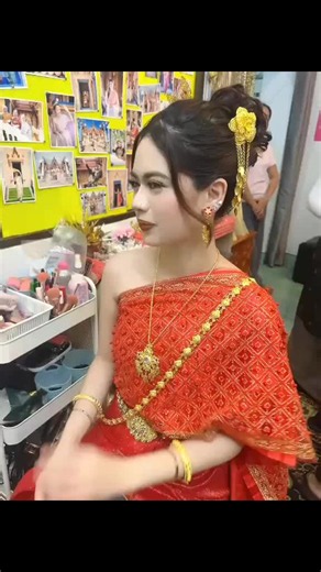 Benyapon shop #ร้านเช่าชุดไทยหาดใหญ่ Welcome to benyapon shop at hatyai The hottest style: Modernized Thai dress. We do provide 1 stop thai culture costume. Makeup.Hair styling. Photographer. So please make time to put on your nice clothes and take pictures. 📌The shop is located in front of the entrance gate of Wat Khok Saman Khun. Open shop 08.30 am-05.00pm Call: 6692-6956611 Whatapp : 6695-5463563 Selamat datang ke kedai benyapon di hatyai Gaya terhangat: Pakaian Thai moden. Kami menyediakan 