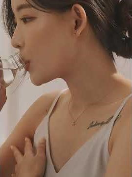 Chinese Gulping water 💦💧