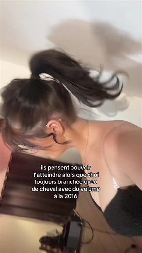 Coiffure 2000s : Branchez-vous sur le style rétro