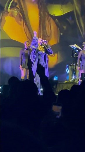 Jazmine Sullivan sings Pick Up Your Feelings LIVE in Houston 2024 #jazminesullivan