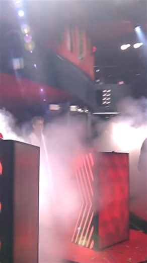 4.9K views · 534 reactions | Live. Irgendwo in Deutschland.  "Ein sehr gutes Quiz (mit hoher Gewinnsumme)" – Samstag, live um 20:15 Uhr, und jederzeit kostenlos streamen auf #JoynProSieben! #ESGQ | ProSieben | Facebook