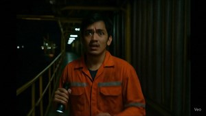 97K views · 640 reactions | Nama aku Azam. Kisah ni berlaku lebih kurang tahun 2016, masa aku masih bujang dan kerja offshore dekat salah satu pelantar minyak di Sabah. Aku tak nak sebut nama pelantar, sebab sampai sekarang aku masih kerja dalam bidang ni. Cuma aku dah tak request shift malam sejak kejadian tu. Aku bukan jenis percaya hantu membuta tuli. Tapi... | Fiksyen Shasha | Facebook